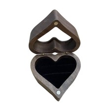Boîte à bague en bois en