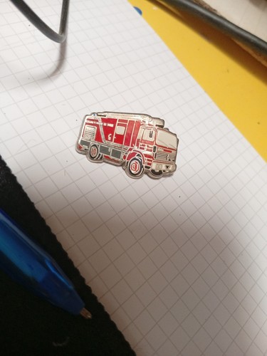 Pin camion pompiers - pin's,