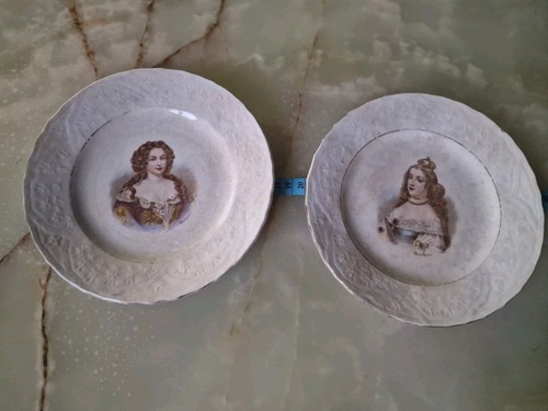 Deux assiettes anciennes - deux,