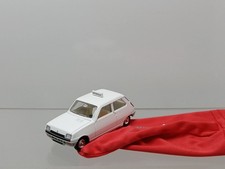 Minialuxe 9-6 Renault R5
