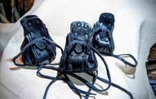 Bourse d'inspiration médiévale en cuir noir produit neuf fait main