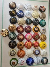 Capsules de champagne lot de 40 différentes + AMOUR DE DEUTZ 2014