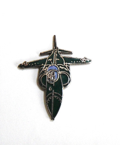 Pin avion chasse - pin's,