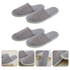 2 paires de pantoufles