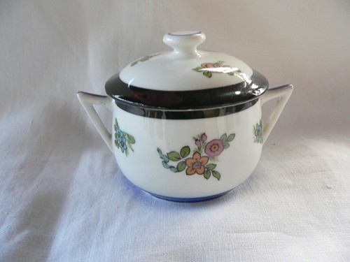Ancien pot crème - et, son