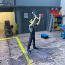 Figurine De Mécanicien De