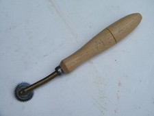 FER MOLETTE ROULETTE CRANTÉE OUTIL CORDONNIER BOURRELIER BOTTIER RELIURE CUIR