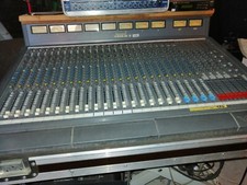 Console de Mixage Soundcraft Vénue Théatre 24/8/2+ multipair+rack effet