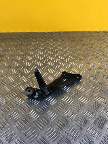 Platine repose pieds arrière