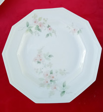 6 assiettes plates octogonales en porcelaine de Limoges décor floral pastel