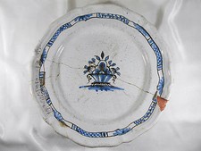 (05) GRAND PLAT EN FAIENCE