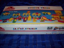 Le petit train du cirque Play Doh pate à modeler.   +  2 ans