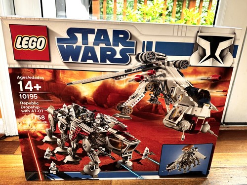 New sealed lego 10195 - sealed, star