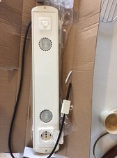 Applique mural , plafonnier avec 2 spots intégrés et une prise IP 44 (jamais in)