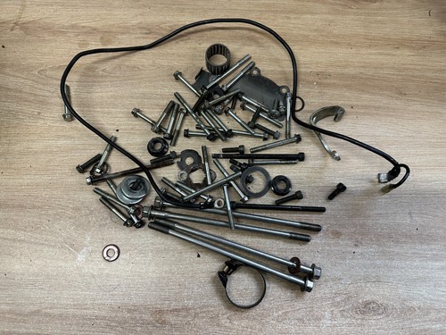 Lot visserie moteur - de,