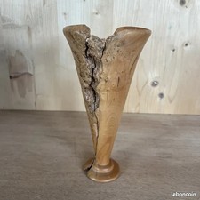 Vase à bord naturel en bois