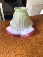 BELLE TULIPE ANCIENNE EN VERRE ROSE BLANCHE ET VERTE.