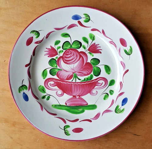 Très ancienne assiette - , en