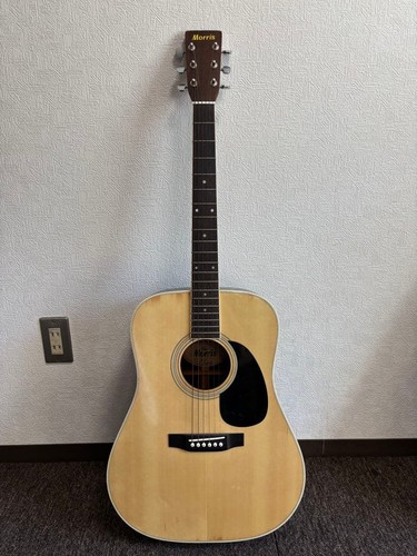 Guitare acoustique vintage