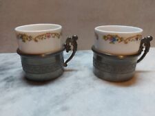2 tasses en porcelaine, base