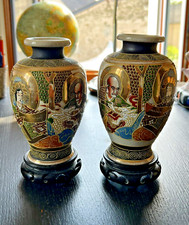 PAIRE DE PETITS VASES EN