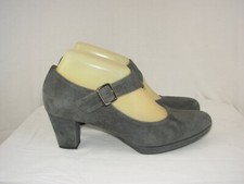 Escarpins Daim gris P.37 Italien = P.38 Fr