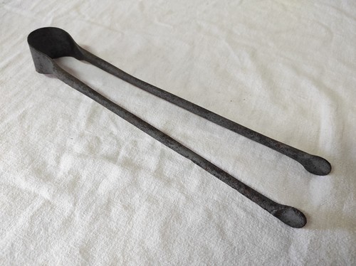 Ancienne pince bois en - à,