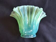 Tulipe de lampe en verre mouchoir teinté opalescent/vert ouraline / XXe