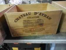 Caisse a vin en bois vide château château eyran pessac-leognan 1989