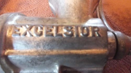 Ancien hachoir viande - à,