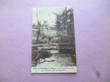 Cpa 69 Vaugneray La passerelle de bois sur l'Izeron vers la Coursière