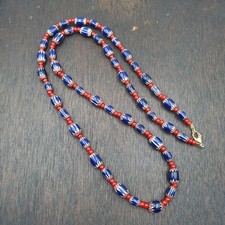 Collier de perles chevron bleu coeur blanc vénitien vintage mystique de l'ant...