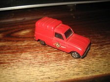 PILEN Renault 4 incendie 1/64 en tres bon etat