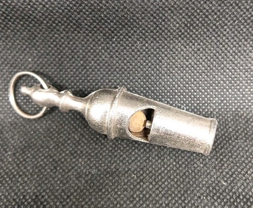 Sifflet ancien poilu - ancien,