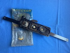 Lève vitre d’origine Peugeot 204 304 ?  réf 9221.21