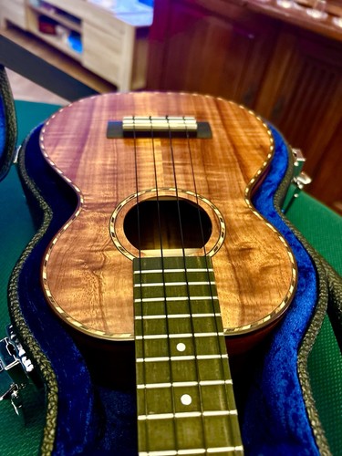 Kamaka deluxe ukulele - hf-2,