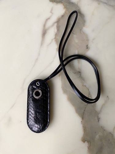 Collier étui clé usb en - étui,