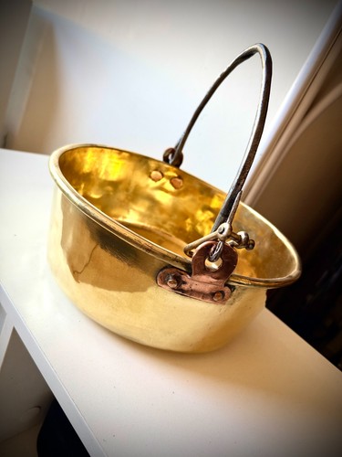 Petit chaudron époque en - chaudron, d'époque