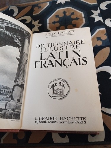 Dictionnaire latin français - dictionnaire,