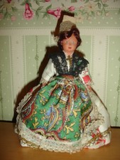 Poupée folklorique ancienne