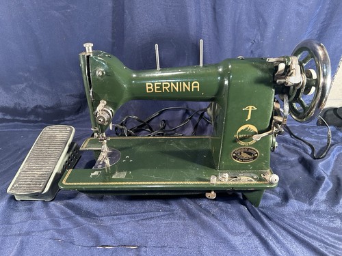Bernina 114 machine coudre - , a