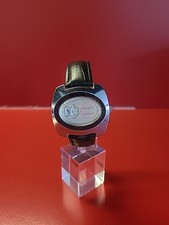 Très belle montre Digitale guichets heure sautante rare Fonctionne