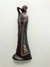 Statue Résine Femme Mahogany