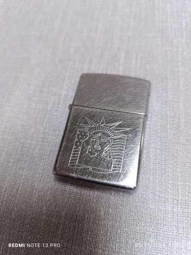 Zippo statue de la - ★,