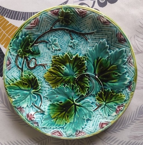 Ancienne assiette barbotine - ancienne, en