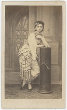 CDV circa 1865. Portrait d'une danseuse à identifier en costume oriental. Danse.