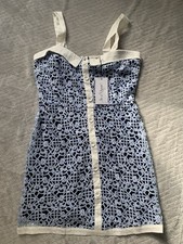 Robe En Dentelle Bleu Et Blanche