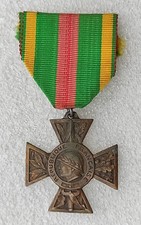 CROIX DU COMBATTANT VOLONTAIRE guerre 1914-1918 VARIANTE BELIERE à ANNEAU