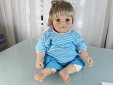 Poupée d'artiste poupée en vinyle 50 cm. Excellent état