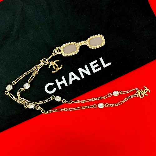 Collier miroir motif lunettes